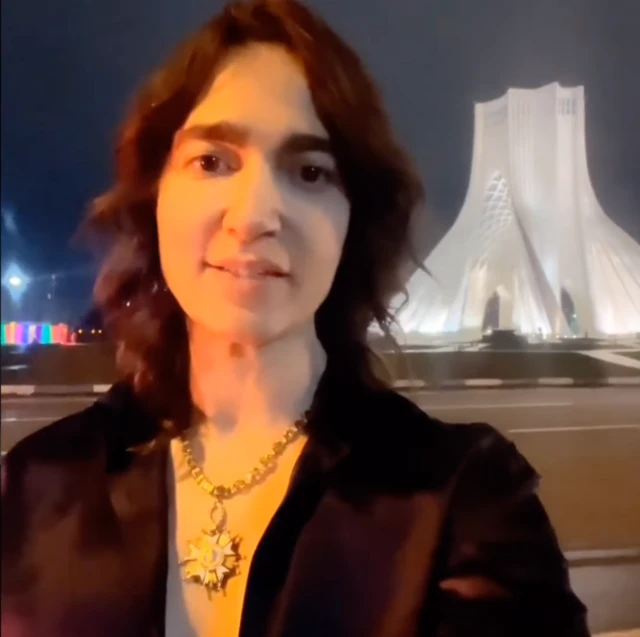 «شاهزاده سرین» در روزهای نخستی که در ایران بود تصاویر مختلفی از خودش در سطح شهر تهران و کرج منتشر کرد