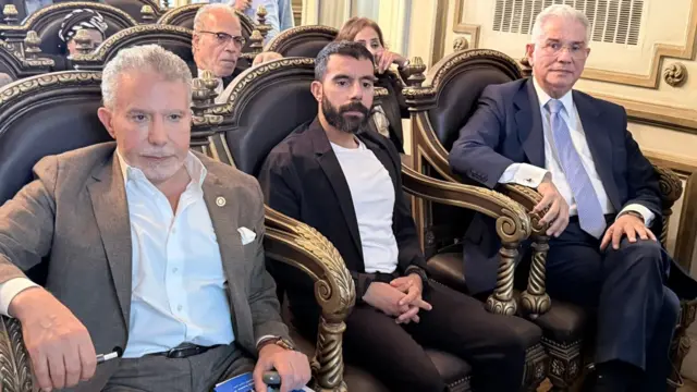 جانب من إحدي فعاليات الحركة المدنية الديمقراطية في حزب المحافظين بحضور المهندس أكمل قرطام من صفحة الحزب على موقع فيسبوك.