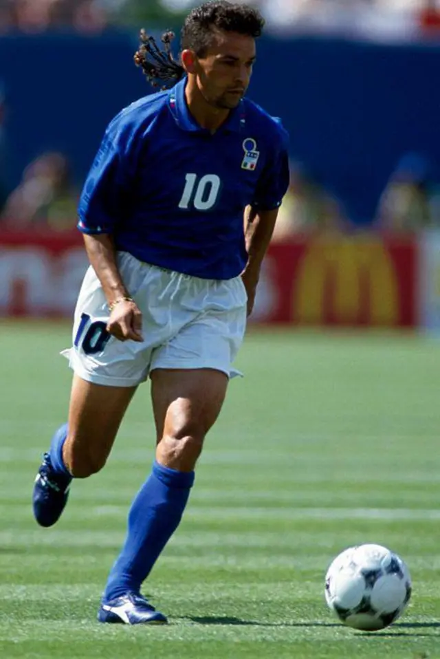 Roberto Baggio, com o uniforme da seleção italiana, durante um jogo pela Copa do Mundo de 1994