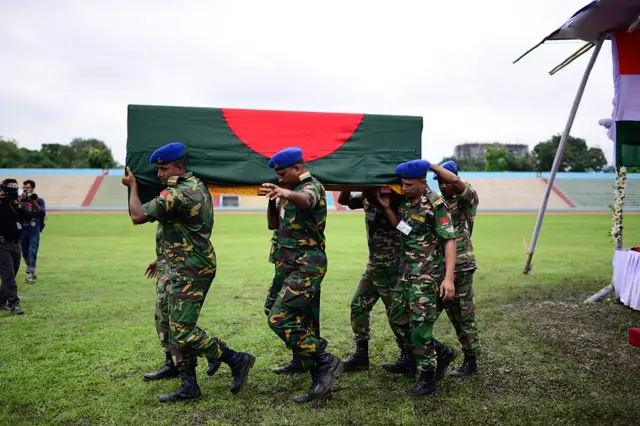 হোলি আর্টিজানে নিহতদের অন্তিম যাত্রা