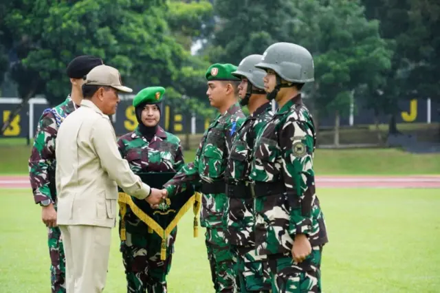 Wamenhan RI Marsekal Madya TNI (Purn) Donny Ermawan secara resmi membuka Pendidikan Militer Kadet Unhan RI di Magelang pada 2025.