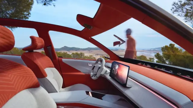 اطلاعات روی نوار باریکی زیر پنجره نمایش داده می‌شود