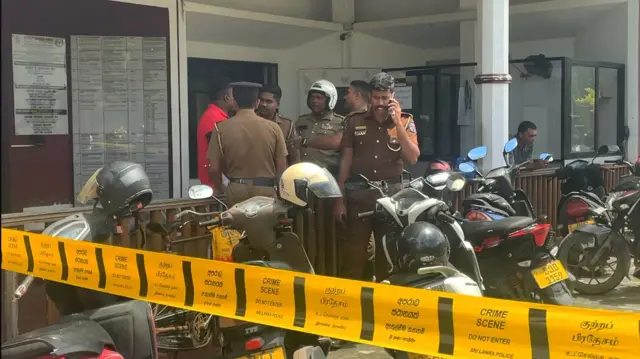 සමගි ජනබලවේගයට බලය හිමි වැලිගම ප්රාදේශීය සභාවේ සභාපති ලසන්ත වික්රමසේකර අද (ඔක්තෝම්බර් 22 වැනිදා) පෙරවරුවේ වෙඩි තබා ඝාතනය කෙරුණි.