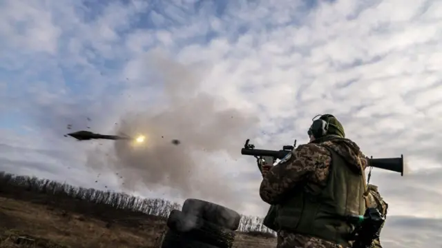 Український військовий на Донеччині 