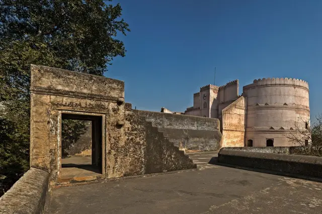 ભદ્રનો કિલ્લો, ભદ્રકાળી મંદિર, લાલ દરવાજા, તીન દરવાજા, અમદાવાદ, હૅરિટેજ સિટી, ઇતિહાસ, સ્થાપત્ય, મુઘલકાળ, સલ્તનતકાળ, ઇસ્લામી સ્થાપત્યો, અહમદશાહ, ગુજરાતનો ઇતિહાસ, બીબીસી ગુજરાતી 