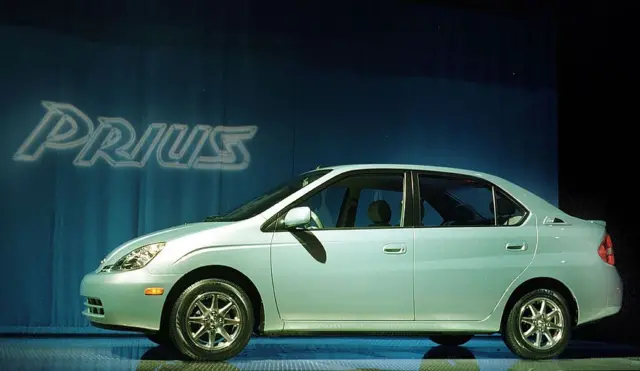 टोयोटा प्रायस, 2000 सालचा फोटो