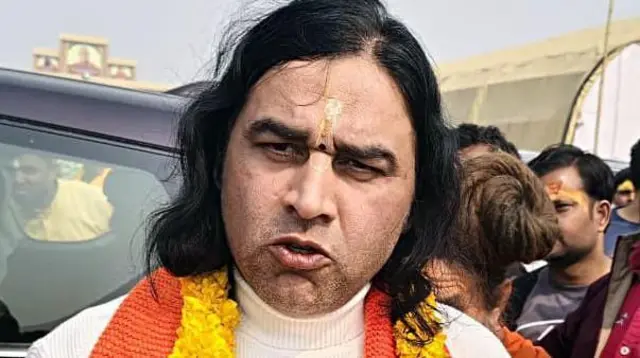 वकीनंदन ठाकूर यांनीही बांगलादेशमधील हिंदू तरुणाच्या हिंसाचाराच्या मुद्द्यावरून केकेआरच्या निर्णयावर प्रश्नचिन्हं उपस्थित केलं होतं.