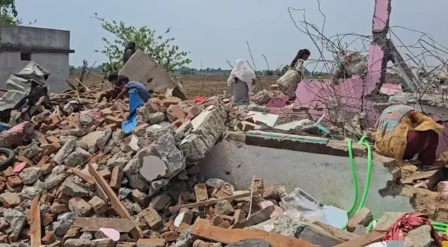 மத்திய பிரதேசத்தில் 11 முஸ்லிம்களின் வீடுகள் மீது ’புல்டோசர் நடவடிக்கை’ - உண்மை என்ன? - பிபிசி கள ஆய்வு