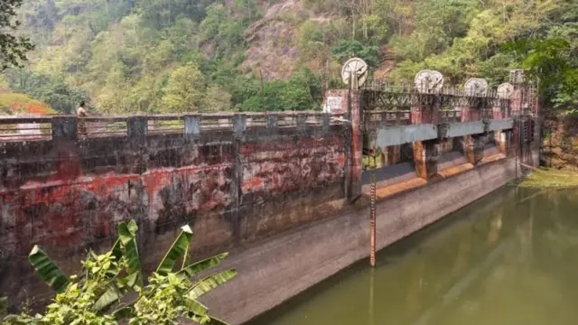 गोमती नदी पर बना डंबूर बांध