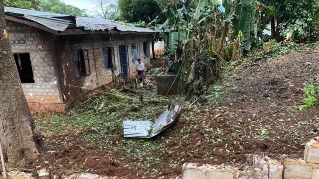 စက်တင်ဘာလ (၁၃)ရက် နေ့လယ်ပိုင်း က နောင်ချိုရဲစခန်းဝန်းထဲကို ဗုံးကျခဲ့ပြီးနောက်ပိုင်း မြင်ကွင်း
