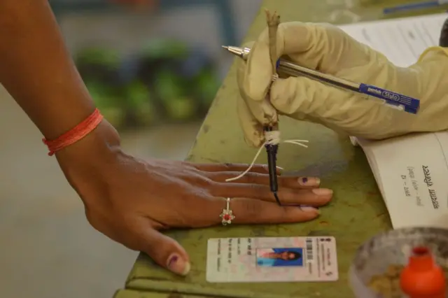 પ્રતીકાત્મક તસવીર