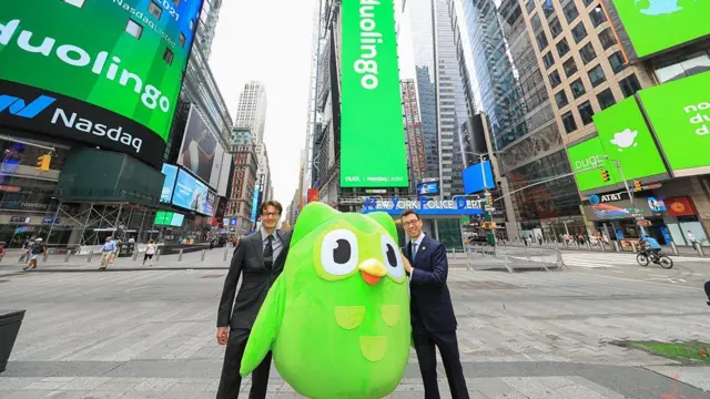 Luis von Ahn (derecha) y Severin Hacker (izquierda) lanzaron Duolingo en 2012. 