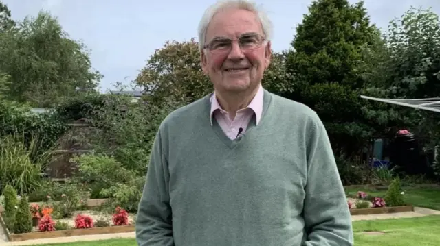 आता निवृत्त झालेले इव्हान्स ऑपरेशन सील बे चे प्रमुख होते 