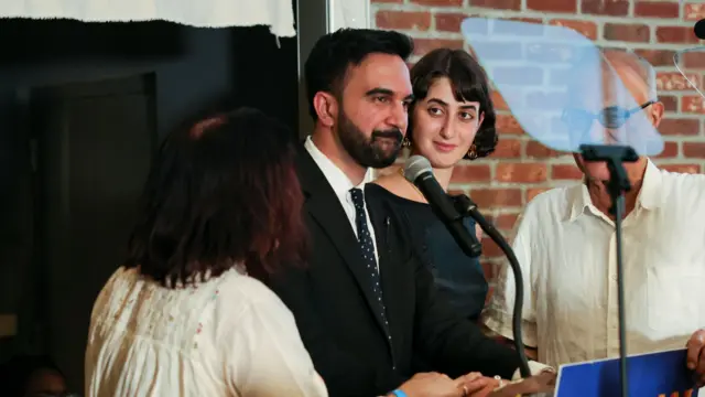 Zohran Mamdani ve 27 yaşındaki Suriyeli sanatçı eşi Rama Duwaji.