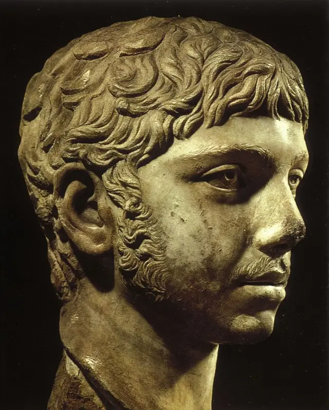 எலகபாலஸ்