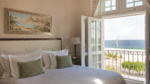 O interiortigre 777 linkuma das suítes do Copacabana Palace, com vista para o mar
