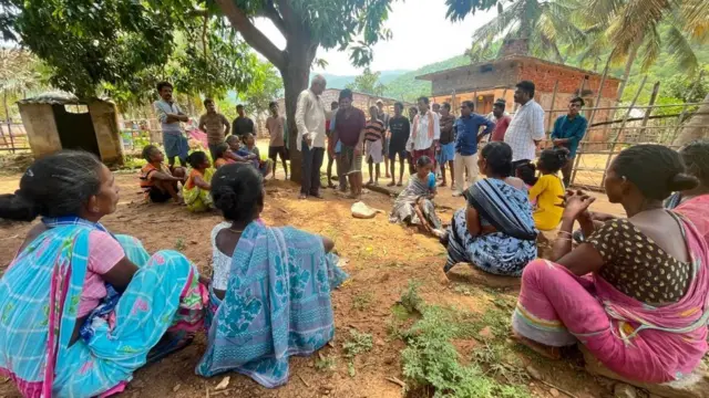 జీడిపిక్కలు, గిరిజన గ్రామాలు, భూముల పట్టాలు