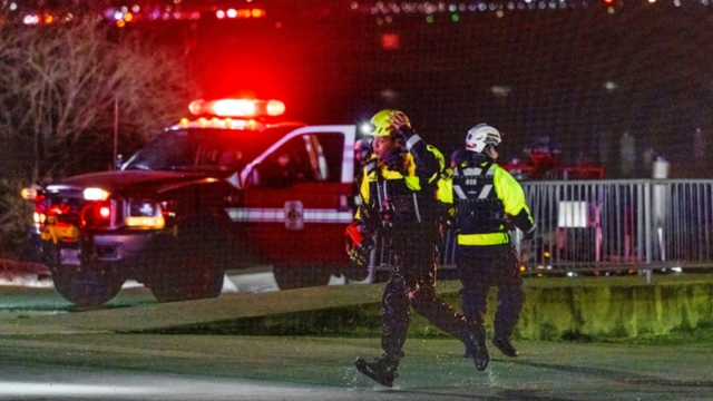 ਪੋਟੋਮੈਕ ਨਦੀ ਅੰਦਰ ਬਚਾਅ ਕਾਰਜ ਸੌਖੇ ਨਹੀਂ ਹਨ