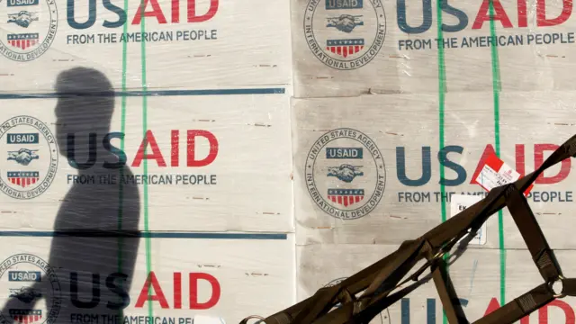 Коробки з допомогою від USAID