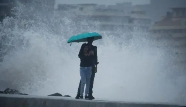 ગુજરાત યુનિફૉર્મ સિવિલ કોડ, સમાન નાગરિક ધારો, હર્ષ સંઘવી, ભૂપેન્દ્ર પટેલ, ઉત્તરાખંડ કરતાં ગુજરાતનો યુસીસી કેટલો અલગ, યુસીસી અને આદિવાસીઓ, આદિવાસીઓને યુસીસીમાંથી બાકાત રખાશે, 