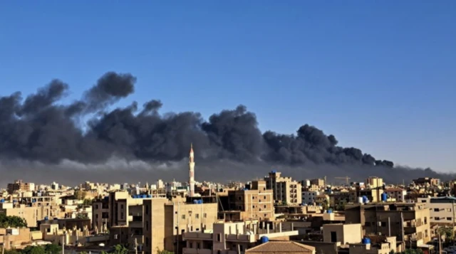 Black smoke over the city of Khartoum after recent explosions