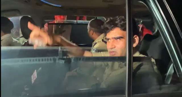 ગાંધીનગર ઍન્કાઉન્ટર વિપુલ પરમાર વૈભવ પોલીસ ગુજરાત અડાલજ અંબાપુર કૅનાલ નર્મદા બીબીસી ગુજરાતી