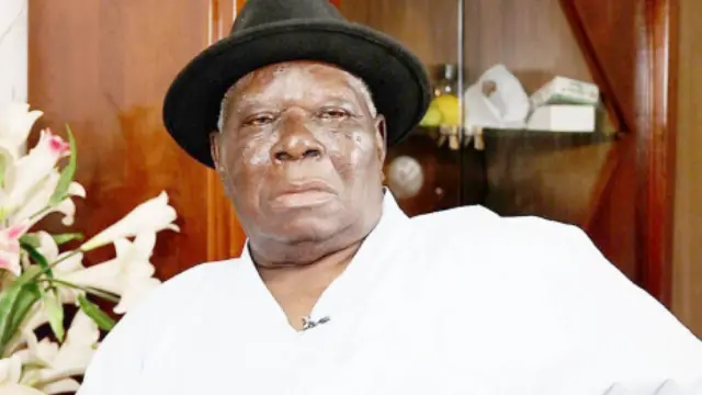 Tupu ọ nwụọ, Edwin Clark bụbu kọmịshọna gọọmenti etiti na-ahụ maka mgbasaozi ma bụrụkwa onye ndu mpaghara Saụt Saụt Naịjirịa.