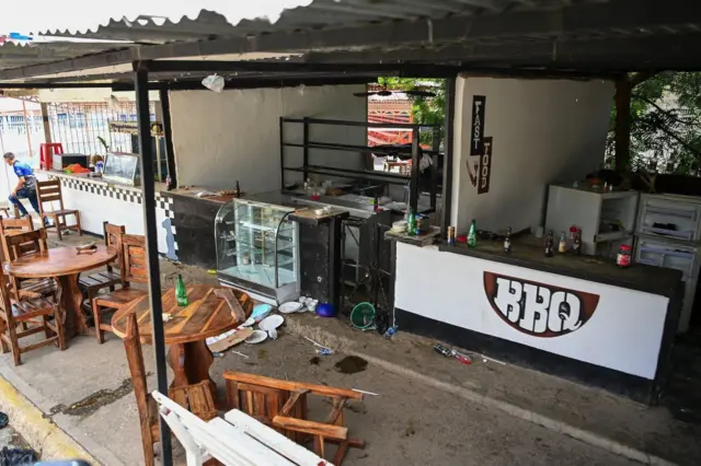 በእስር ቤቱ ውስጥ ያለው ምግብ ቤት 