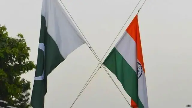 भारत आणि पाकिस्तानचा ध्वज