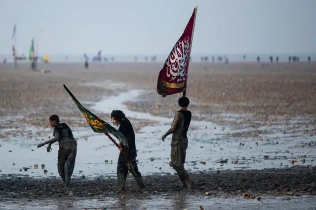 زوار سلكوا طريق الفاو - كربلاء، 13 أغسطس/آب 2023