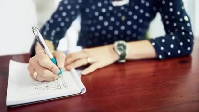 Waxaa intaasi dheer in sawiritaanka uu kaga wanaagsan yahay qoraalka marka la eego dib u helitaanka macluumaadka. Tayada sawiritaanku ma saameyso natiijada.