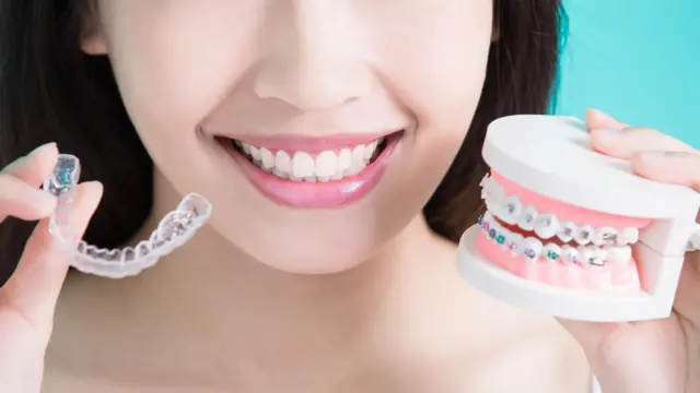 વાંકાચૂંકા દાંતની સારવાર 