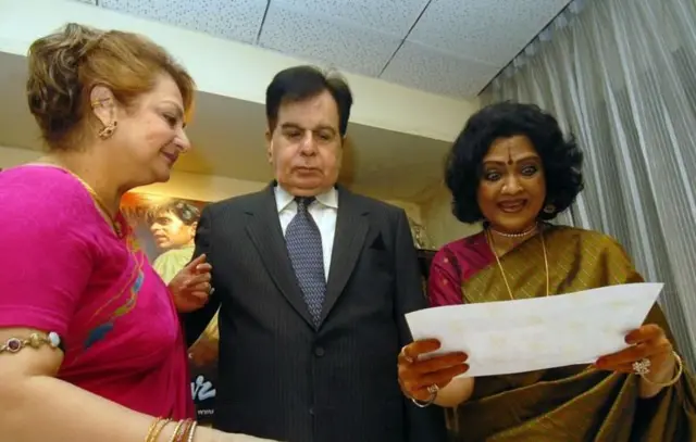 ફિલ્મિસ્તાન સ્ટુડિયોનો ઇતિહાસ, દેવ આનંદ, અશોક કુમાર, દિલીપ કુમાર અને પ્રદીપ કુમાર સ્ટાર કેવી રીતે બન્યા, શશાધર મુખર્જી, કાજોલ અને રાણી મુખર્જીનાં દાદા, અયાન મુખર્જી, બોલીવૂડનો ઇતિહાસ, બીબીસી ગુજરાતી, બીબીસી ન્યૂઝ ગુજરાતી 