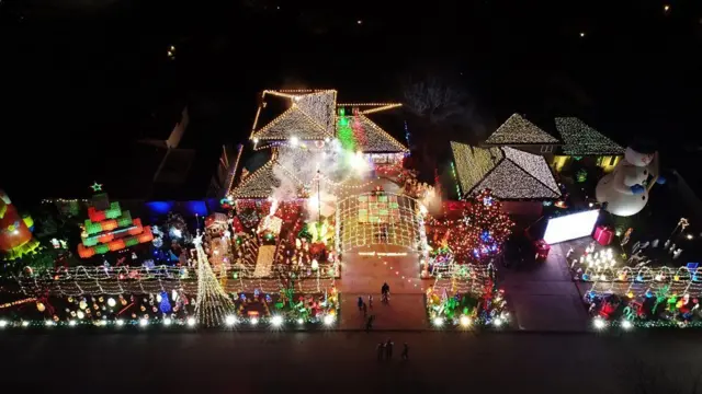 Una casa en Chicago decorada con 300.000 luces