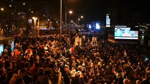 Митинг в Будапеште вечером 12 апреля