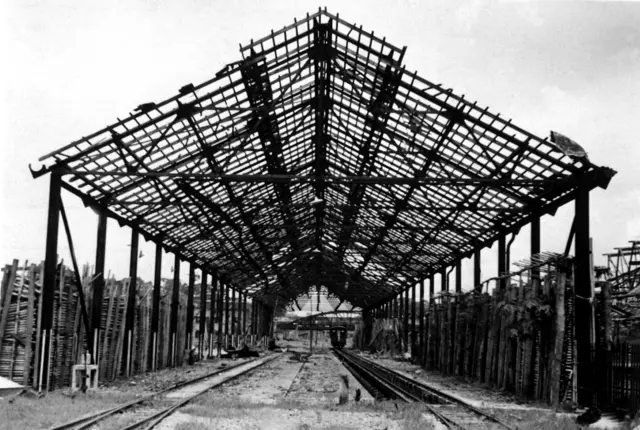 စစ်ကြီးအတွင်းက ပျက်စီးခဲ့တဲ့ ရန်ကုန်ဘူတာကြီး