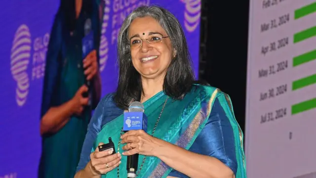 माधबी पुरी बुच भारत की पहली महिला सेबी चीफ़ हैं