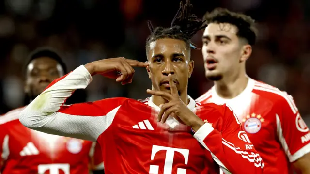 Мајкл Олисе и саиграчи из Бајерна славе погодак