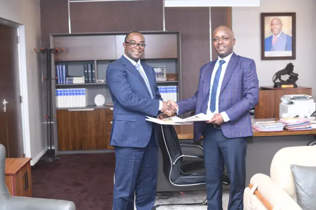 Dieudonne Murengerantwari n'uwamusubiriye mu gikorwa co kubisikanya, ku wa 9 Gitugutu 2013