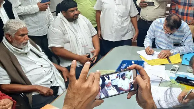 બીટીપીના છોટુ વસાવાએ ઝગડિયા બેઠક પરથી અપક્ષમાં ફોર્મ ભર્યું છે