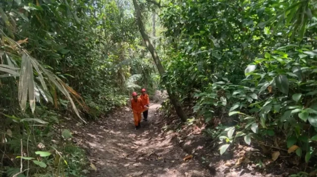 ဒူကိုနိုမီးတောင်ဆီသွားတဲ့ ကယ်ဆယ်ရေးအဖွဲ့