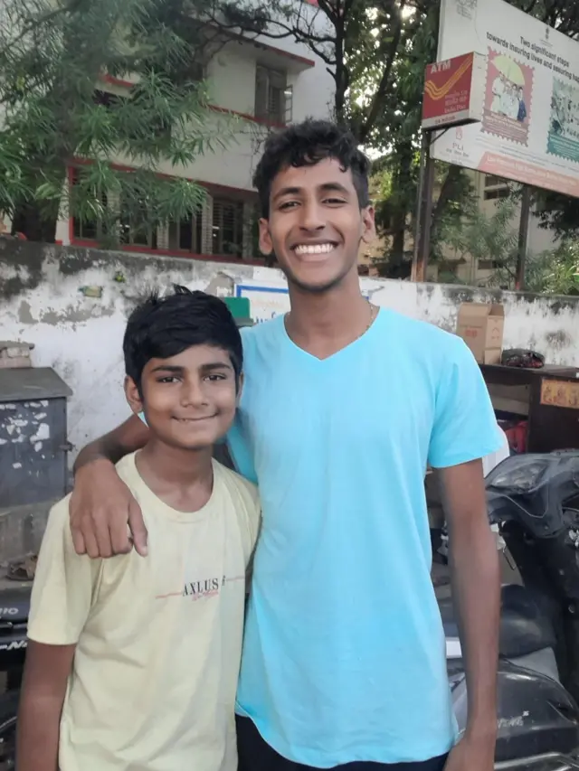 ઊર્મિલા તેમના બંને દીકરાના ઉજ્જવળ ભવિષ્ય માટે સખત પરિશ્રમ કરી રહ્યાં છે