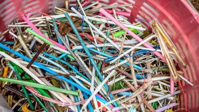 ప్లాస్టిక్ వ్యర్థాలు 