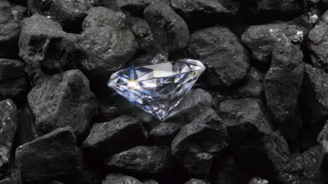 செயற்கை வைரம் எப்படி தயாரிக்கப்படுகிறது?