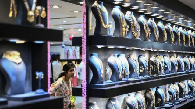 தங்கம், வெள்ளியின் இறக்குமதி வரி குறைப்பு