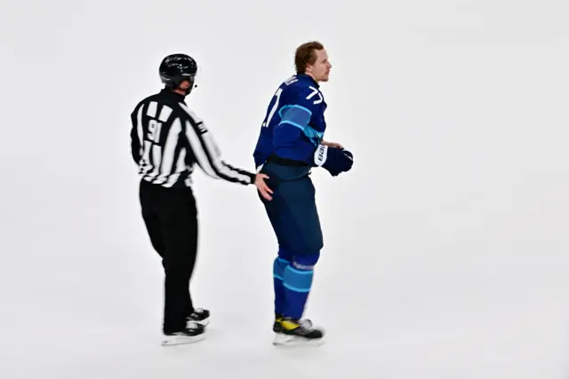 utakmica finske i švedske u hokeju na ledu na zimskim olimpijskim igrama, tuča u hokeju na ledu