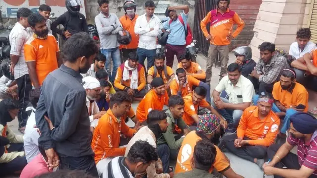 बेहतर भुगतान और बेहतर काम के हालात को लेकर गिग वर्कर्स समय समय पर हड़ताल कर मांग करते रहे हैं.