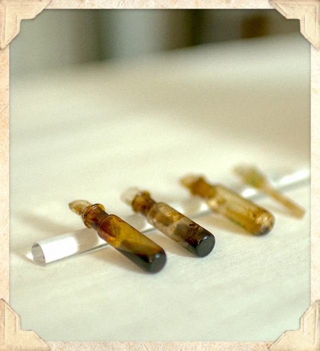  ਇਤਰ ਦੀ ਸ਼ੀਸ਼ੀਆਂ