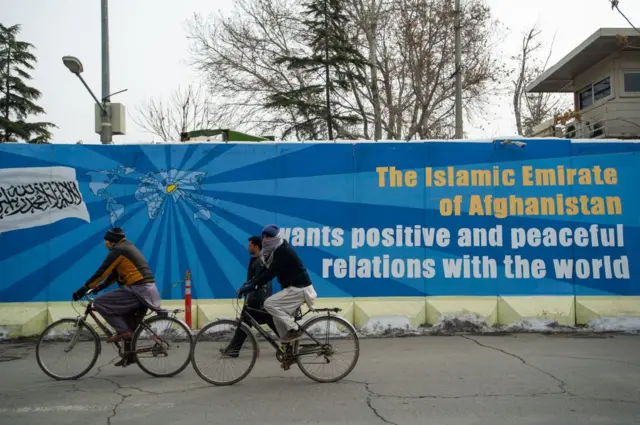 وزارت خارجه حکومت طالبان: مصالحه ملی را در اولویت قرار داده، از چندپارچگی و انتقام اجتناب شده و سیاست عفو عمومی را برای اتحاد در میان مردم سوریه در پیش بگیرید