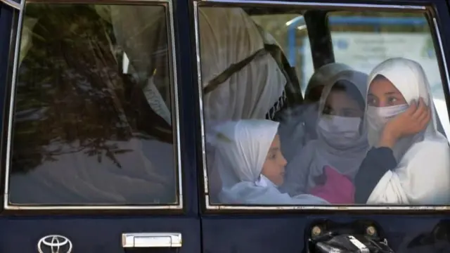 سږ کال درېیم پرلپسې کال دی چې نجونو ته په کانکور ازموینه کې د ګډون اجازه نه ور کول کېږي 